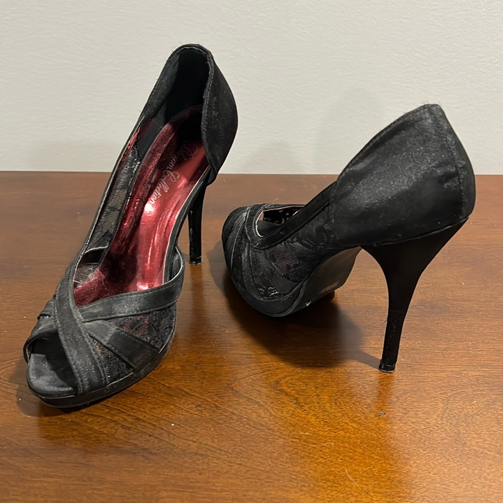 Women’s Black Satin Peep-toe Heels.